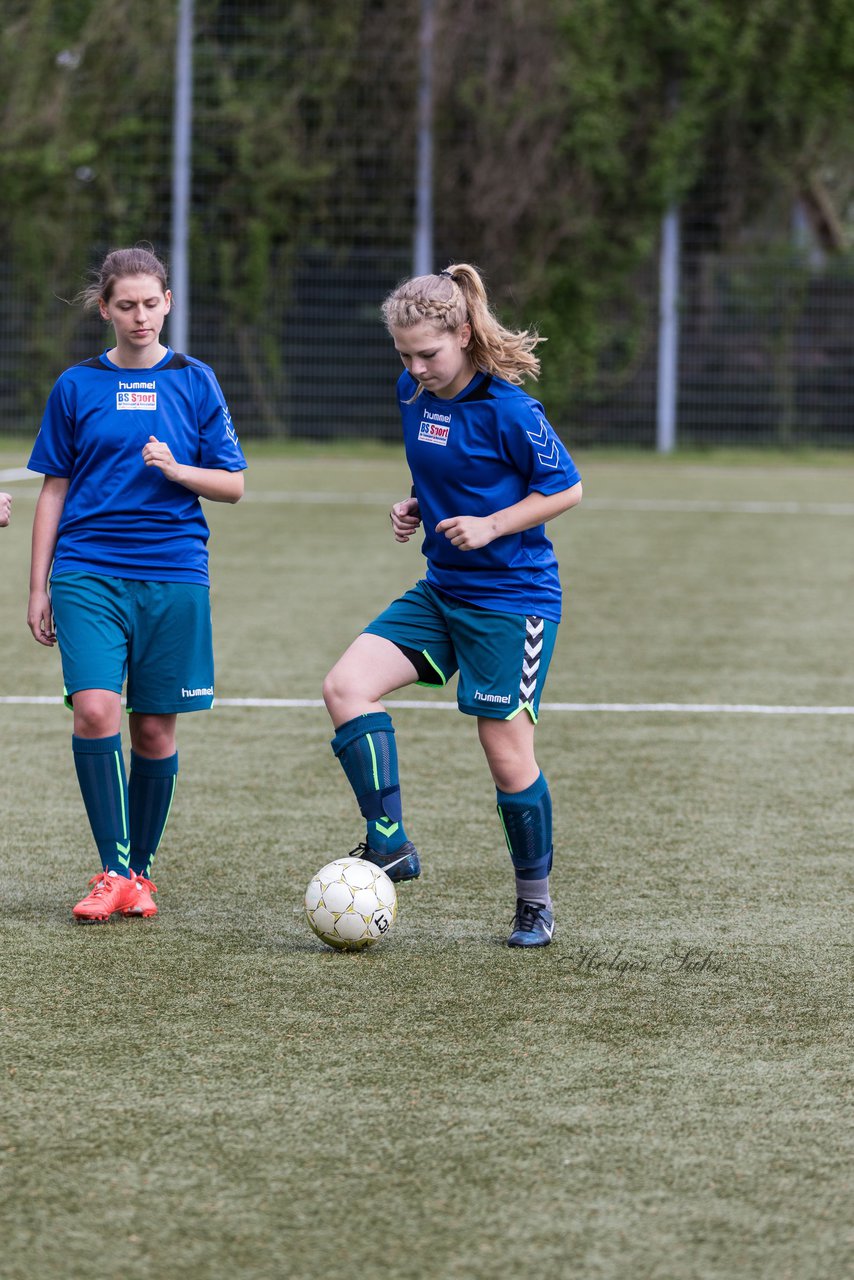 Bild 82 - B-Juniorinnen Pokalfinale VfL Oldesloe - Holstein Kiel : Ergebnis: 0:6